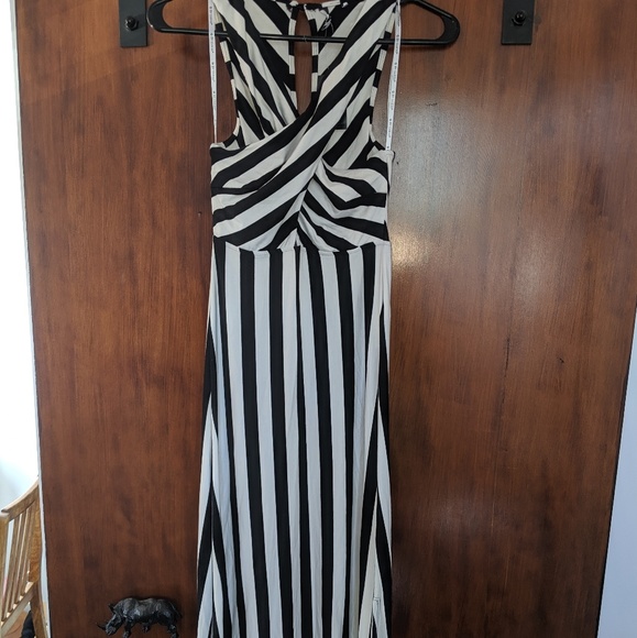 Guess Maxi Dress - Picture 2 of 5
